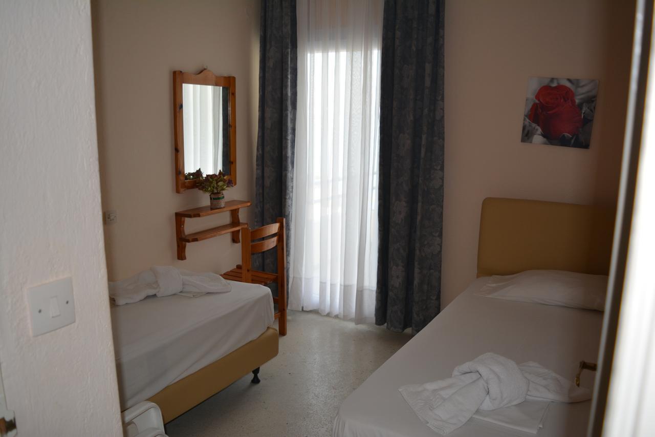 Kangaroo Hotel โมลากาลีวา ภายนอก รูปภาพ