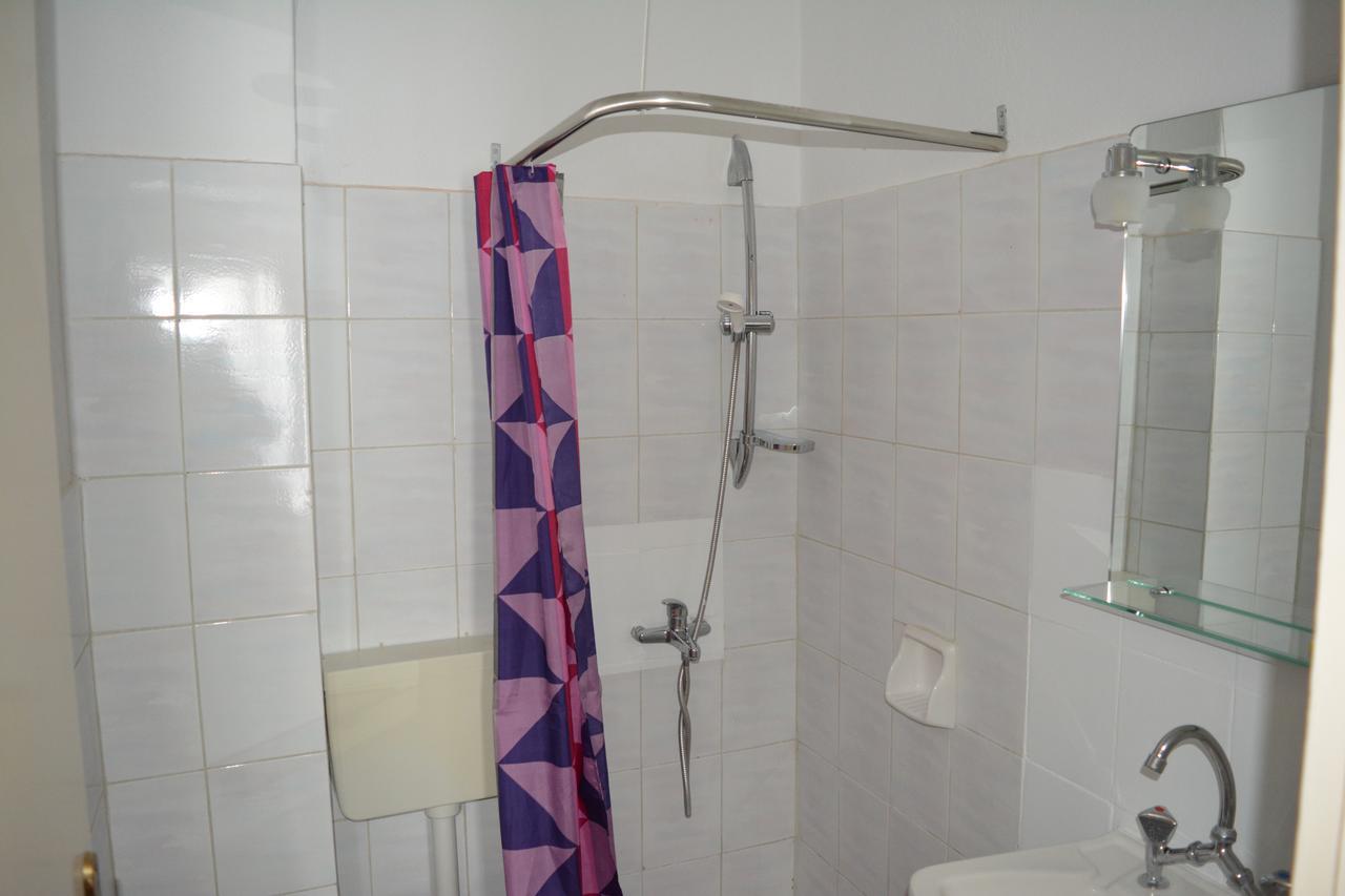 Kangaroo Hotel โมลากาลีวา ภายนอก รูปภาพ
